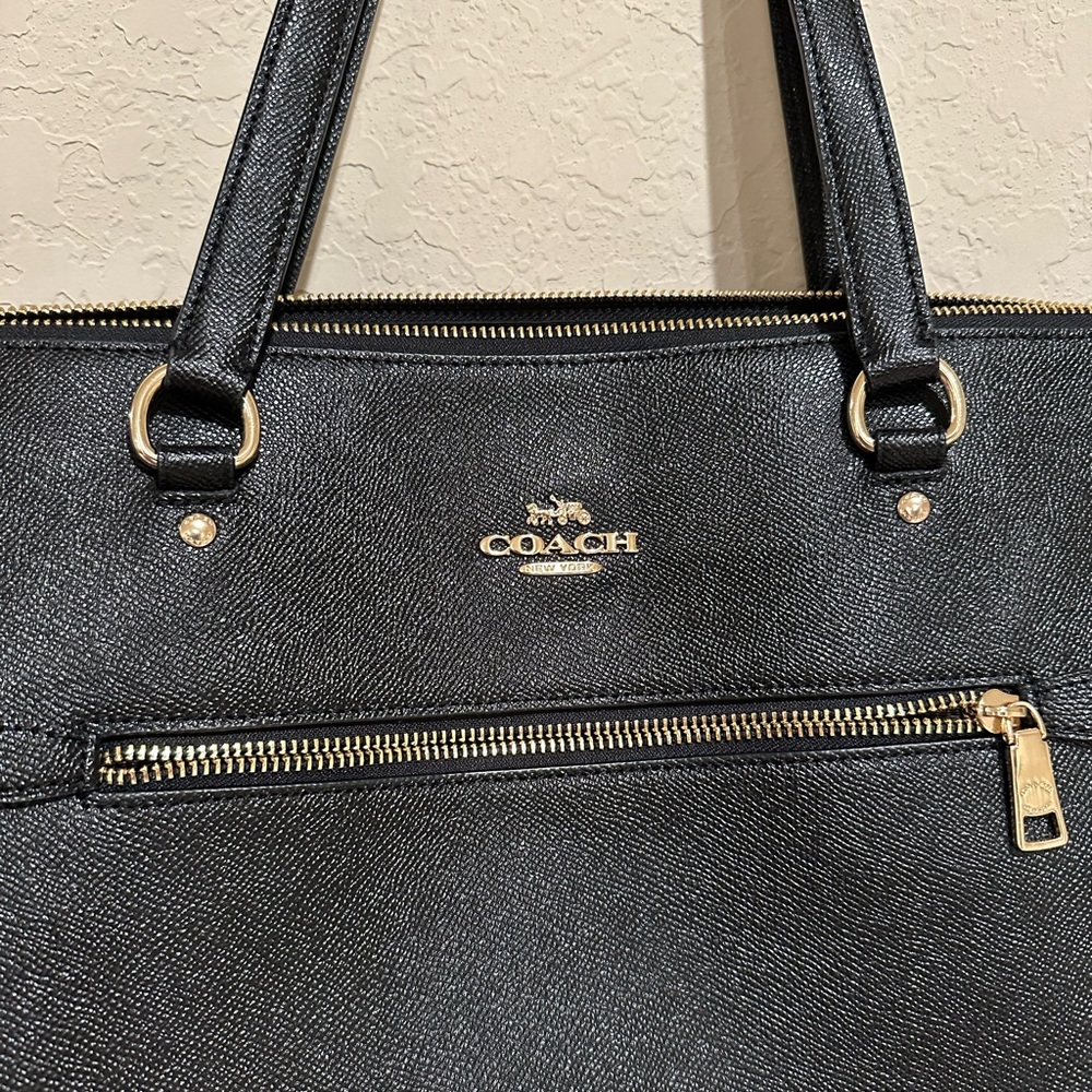 Carry all COACH purse